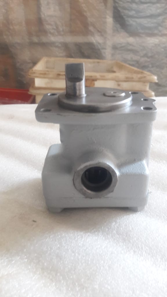 Oil Pump Old For Tanabe H-73 / H-74 | ALM SHIP EQUIPMENTS